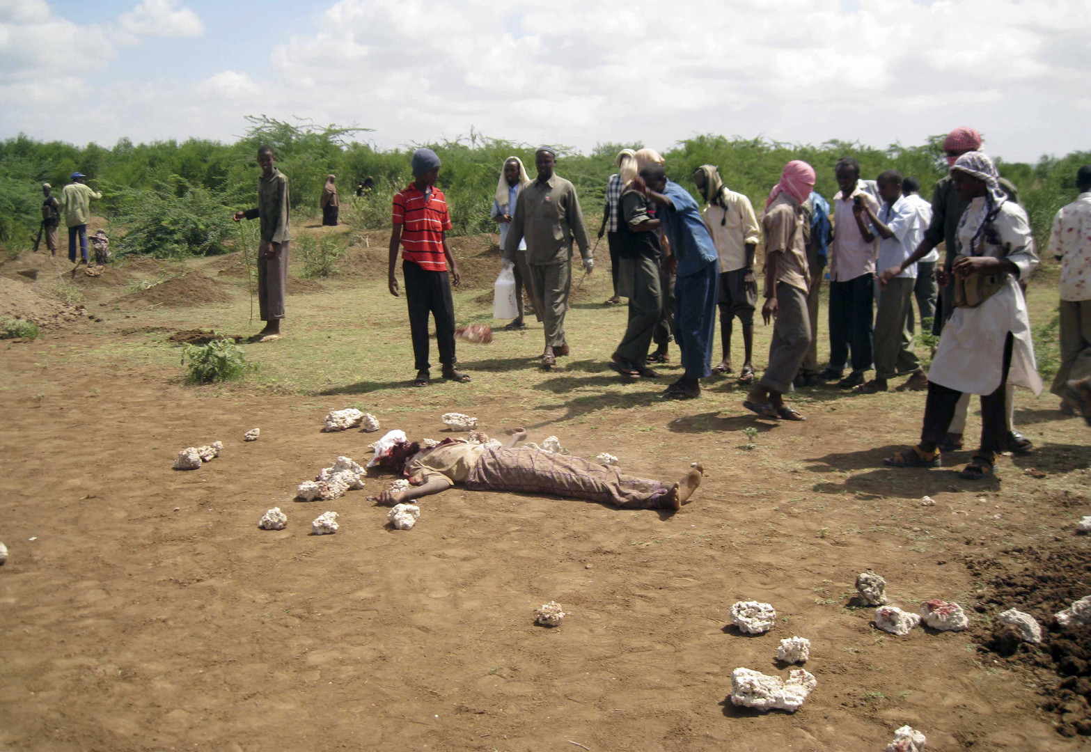 الصومال.. رجم سيدة حتى الموت لزواجها بـ11 رجلا