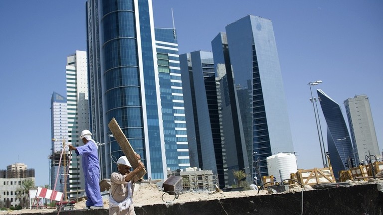 عمال أجانب في الكويت