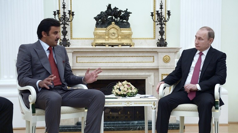 أرشيف - بوتين مع أمير قطر تميم بن حمد آل ثاني في الكرملين، 18 يناير 2016