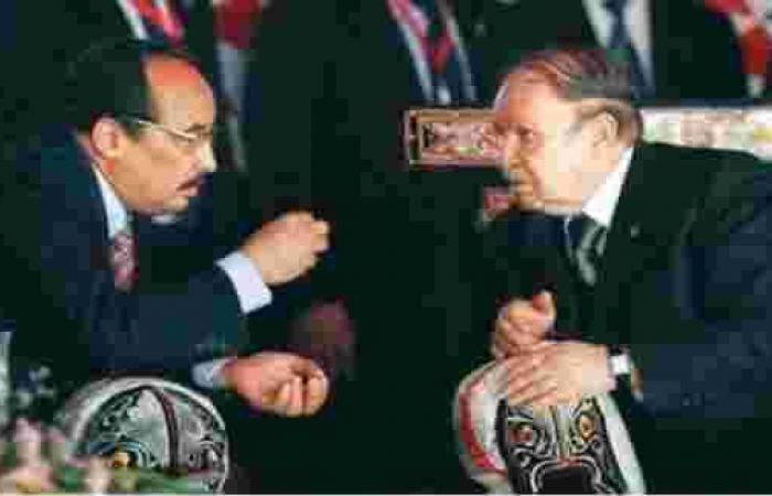 ولد عبد العزيز يؤكد حرصه على تطوير الشراكة الاقتصادية مع الجزائر