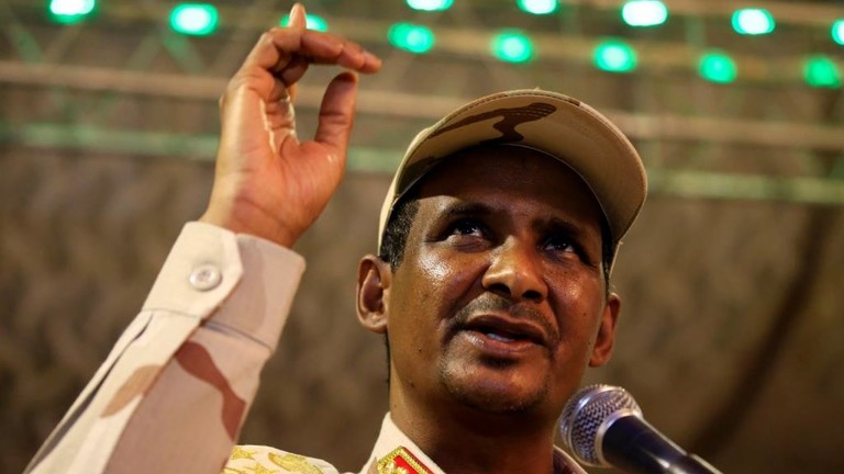 نائب رئيس المجلس العسكري الانتقالي في السودان، محمد حمدان دقلو، الملقب بـ"حميدتي"