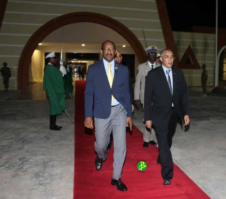 نواكشوط تودع آخر القادة الأفارقة الذين حضروا قمة الإتحاد (صورة)
