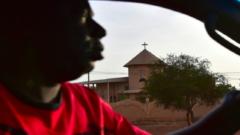 5 قتلى بينهم قس بهجوم على كنيسة في بوركينا فاسو