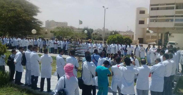 أطباء موريتانيا مستاؤون من تصامم السلطات على تجاهل الإضارب