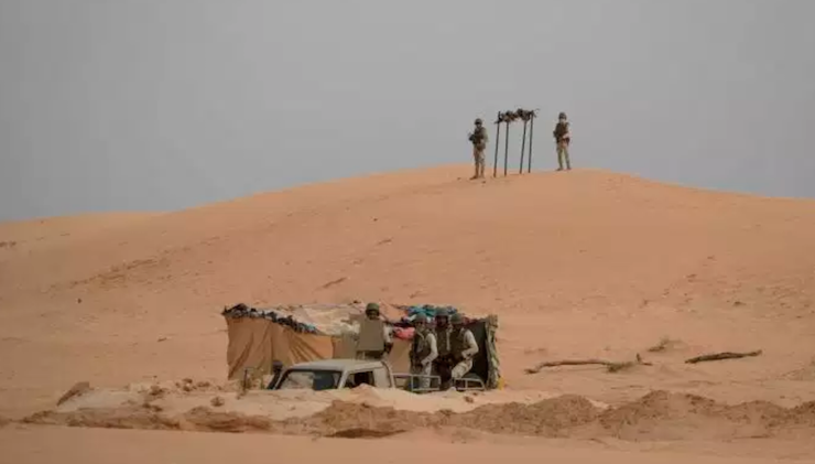 جنود موريتانيون على الحدود مع دولة مالي (ا ف ب)