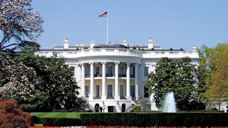 من الرئيس الأمريكي القادم في السباق إلى البيت الأبيض؟