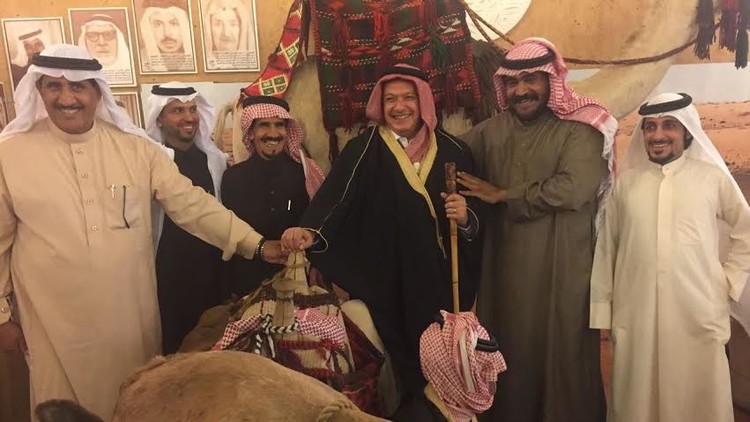 سفير بريطانيا في الرياض يروج للسياحة السعودية