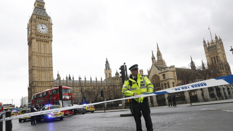 4 قتلى و20 جريحا بهجوم إرهابي أمام البرلمان البريطاني