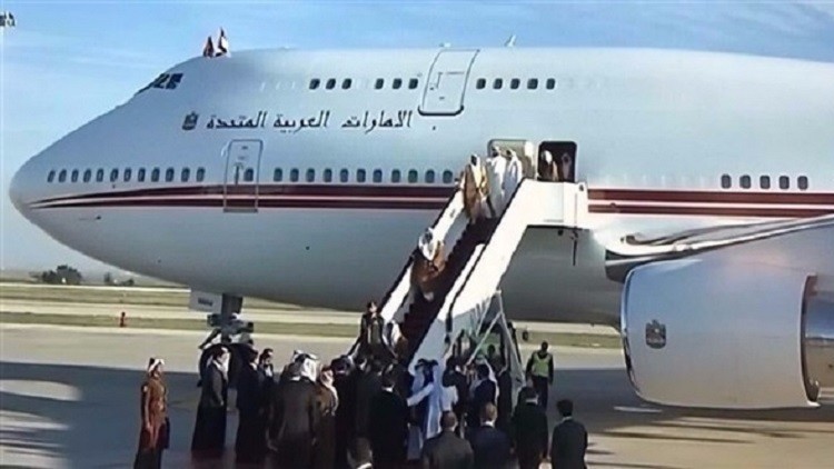 محمد بن راشد يصل العاصمة الأردنية عمان مع الوفد المرافق له لحضور القمة العربية (تويتر)