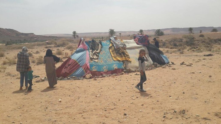 لاجؤون سوريون عالقون في منطقة فكيك على الحدود المغربية الجزائرية