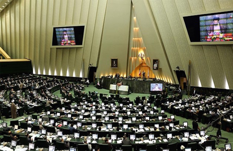 مسؤول إيراني مستاء من تعاظم ظاهرة شراء الأصوات