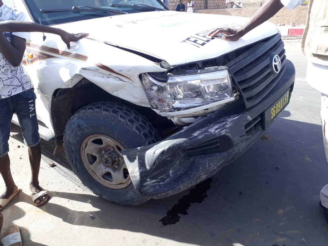 بعثة صحفية تنجو من حادث سير مروع شرقي موريتانيا (صور)