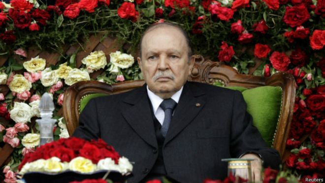 نقل الرئيس الجزائري بوتفليقة إلى فرنسا لإجراء فحوصات طبية