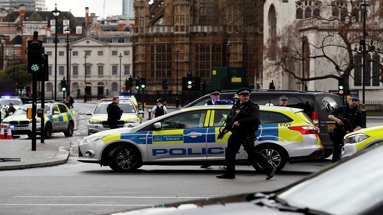 شرطة لندن توقف 5 أشخاص اعتدوا على لاجئ