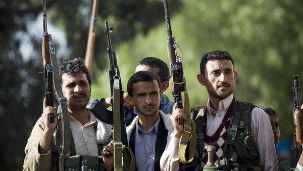صنعاء.. الحوثيون يقتحمون السجن المركزي وينقلون سجناء