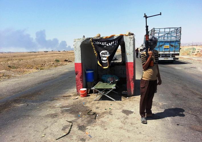 "مسلحو تنظيم الدولة الإسلامية اختطفوا مدنيين" من منبج السورية