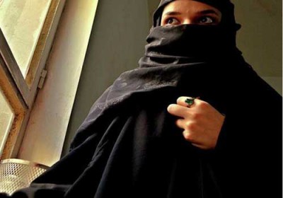 انتحار زوجة أحد أبرز عناصر تنظيم “الدولة الاسلامية بإحراق نفسها
