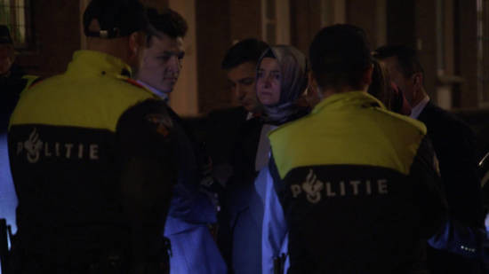 الشرطة الهولندية تحتجز وزيرة الأسرة التركية في روتردام
