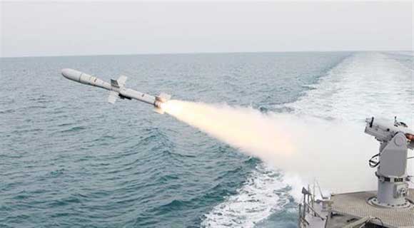 مسؤول أمريكي: إيران اختبرت صاروخا مضادا للسفن في مضيق هرمز
