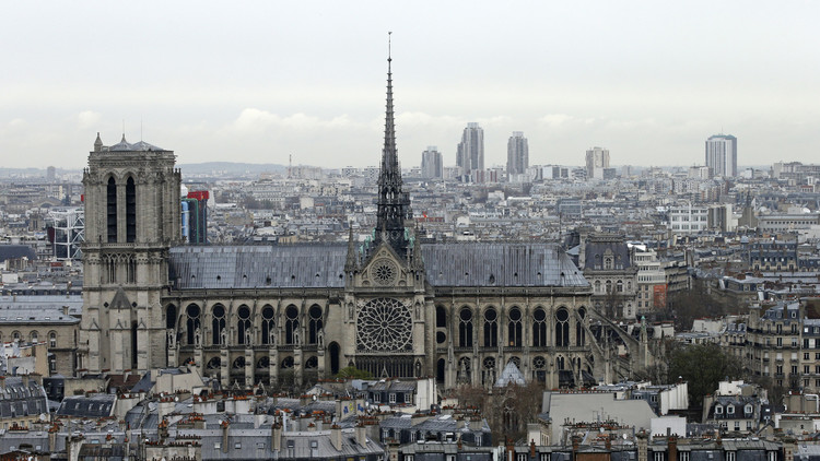 كاتدرائية "نوتردام" في باريس