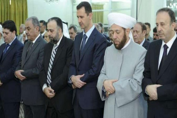 لأول مرة منذ الحرب الأسد يصلى العيد في حمص وسط سوريا (فيديو)