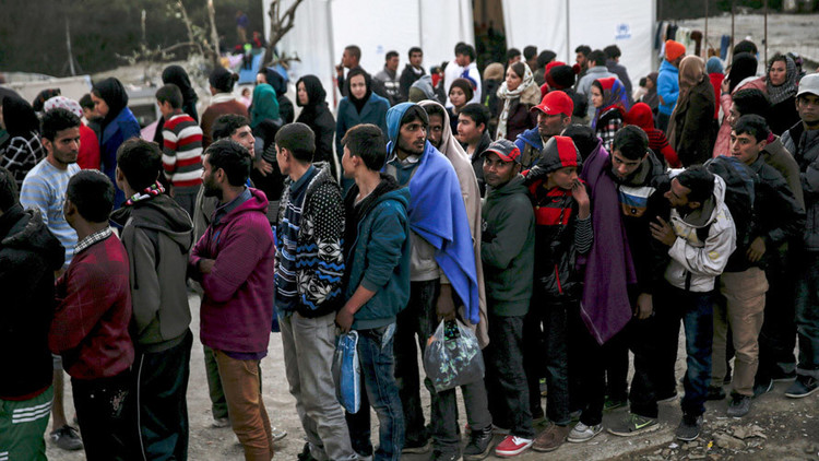 مهاجرون ولاجئون في مخيم موريا بجزيرة ليسبوس اليونانية
