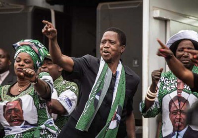 رئيس زامبيا يفوز بفارق ضئيل في انتخابات مثيرة للجدل