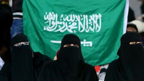 سعودية تثير ضجة بشروطها التي فرضتها في عقد قرانها