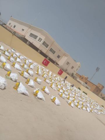 وكالة التعاون التركي TIKA تقسم 400 سلة غذائية على المحتاجين في نواكشوط / صور