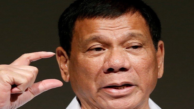 رئيس الفلبين يصف الأمريكيين بـ"القردة" لوقفهم صفقة سلاح