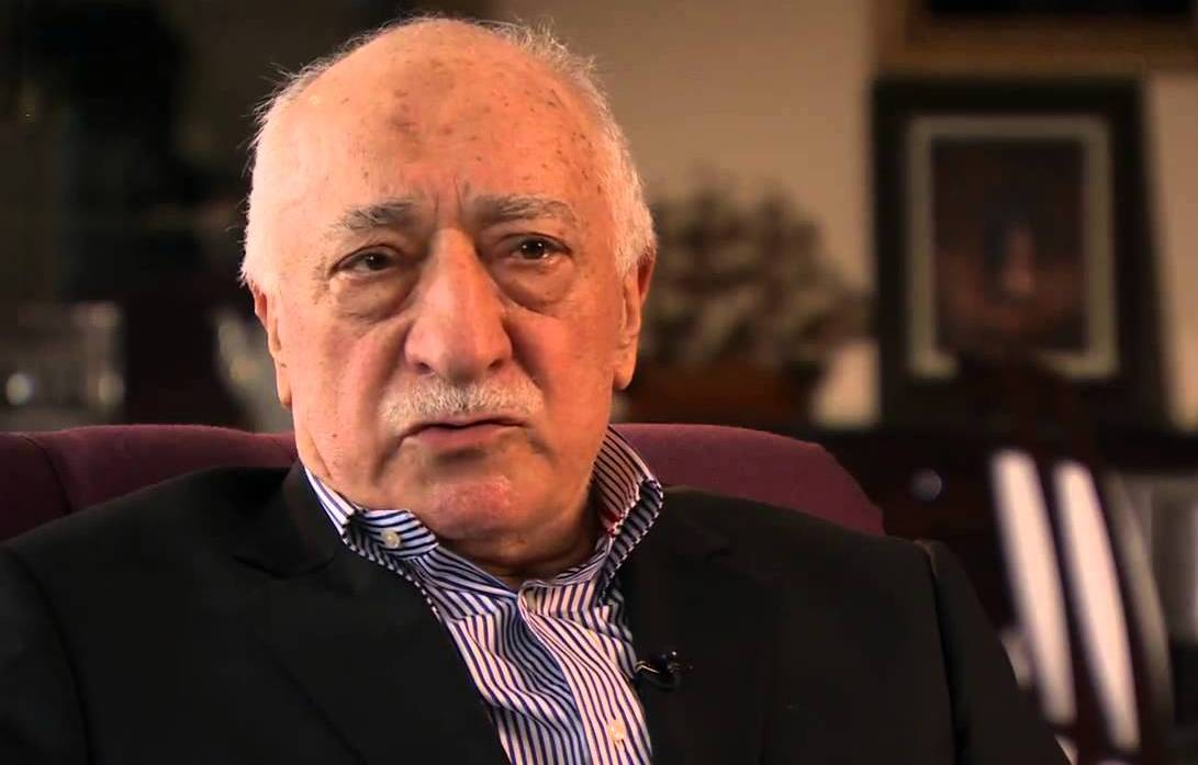 من هو فتح الله غولن الذي يتهمه أردوغان بتدبير الانقلاب الفاشل؟
