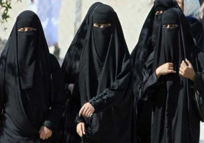 سعوديات يُطالبن بإسقاط “ولاية الرجل” ويؤكدن أنهن “جواري”