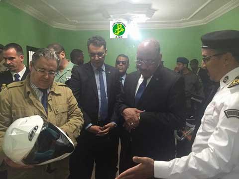 وزير الداخلية ونظيره الإسباني يؤديان زيارة لمدينة أنواذيبو