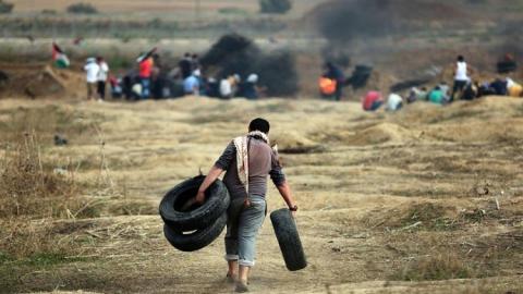 مواجهات بين الشبان الفلسطينيين والجنود الإسرائيليين في غزة