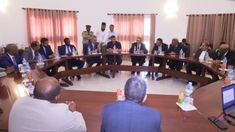 وزير الصيد يؤدي زيارة تفقدية لميناء نواكشوط المستقل ويثمن جهود تطويره