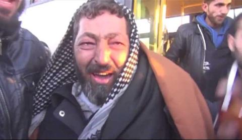 فيديو مسلحون يبكون من هول هزيمة حلب ويقولون.. نحن نسوان!!