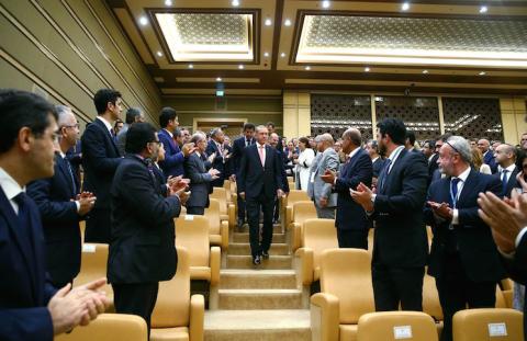 أردوغان: اتهامات غسل الأموال ضد نجلي تهدّد العلاقات مع إيطاليا.. ورينزي يردّ