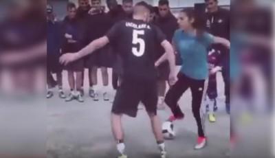 بالفيديو: فتاة جزائرية تنافس ميسي في مهارات كره القدم