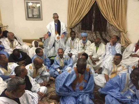 “مبادرة أطر وفاعلي التعليم” تسلم بنت الغزواني عريضة ملاحظات (صور)